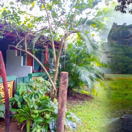 Bandula Home Stay Sigiriya Exterior photo